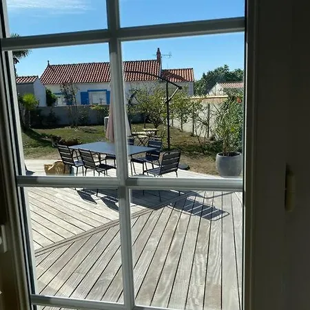 Maison De Vacances,l'epine, 4 Chambres, 8 Couchages *