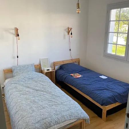 Maison De Vacances,l'epine, 4 Chambres, 8 Couchages